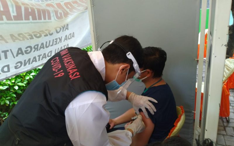 Vaksinasi Covid-19 Dosis Pertama Bagi Nakes Di Kepulauan Seribu Rampung