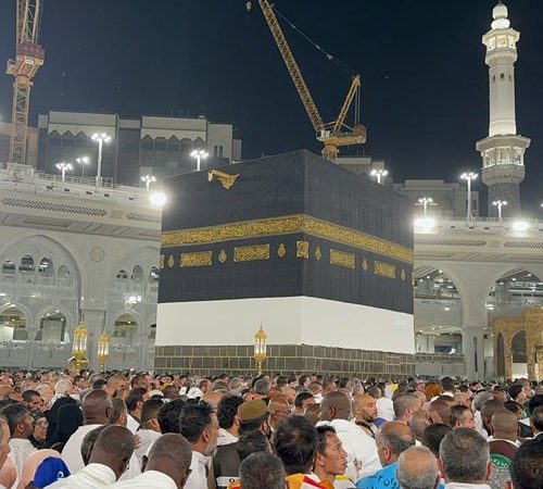 Masjidil Haram Padat, Jemaah Diimbau Salat di Hotel dan Masjid Sekitar Hotel